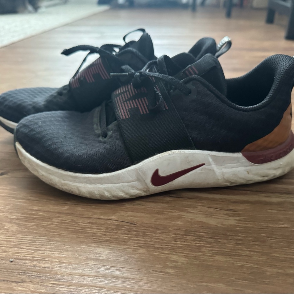 Nike Black and White Shoes with gold and red details - Picture 2 of 8